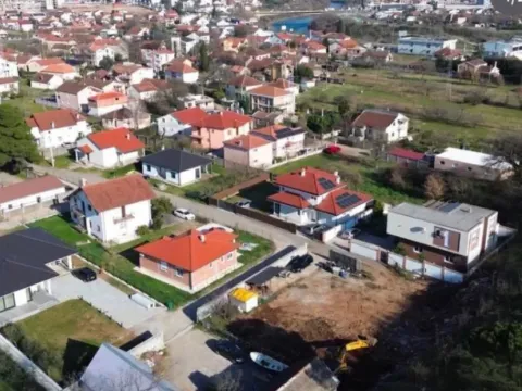 Sale, land lot, 830m², Gornja Gorica, Podgorica - image 2