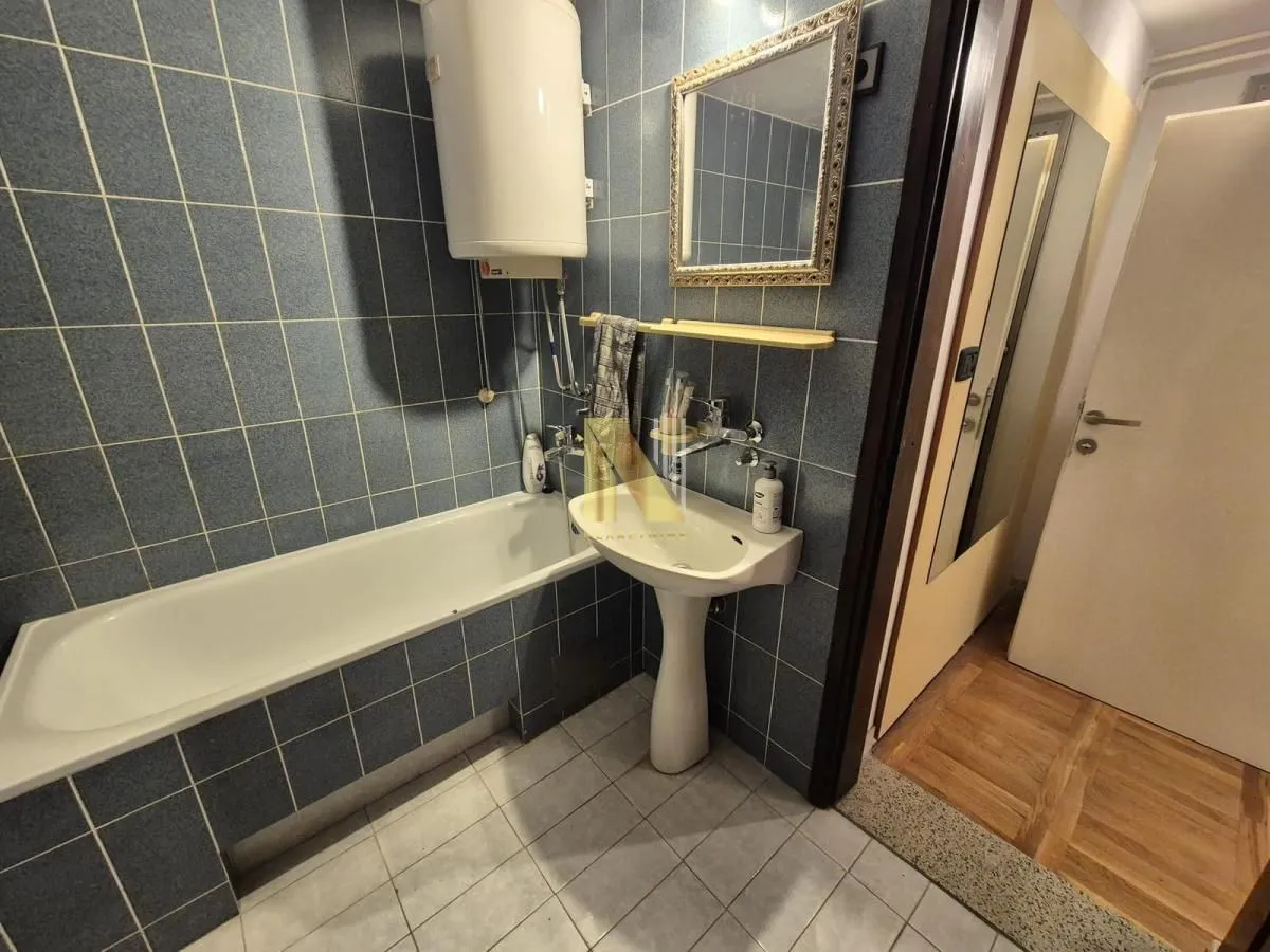 Izdavanje, dvosoban stan, 53m², Klisa, Novi Sad Sve Podlokacije