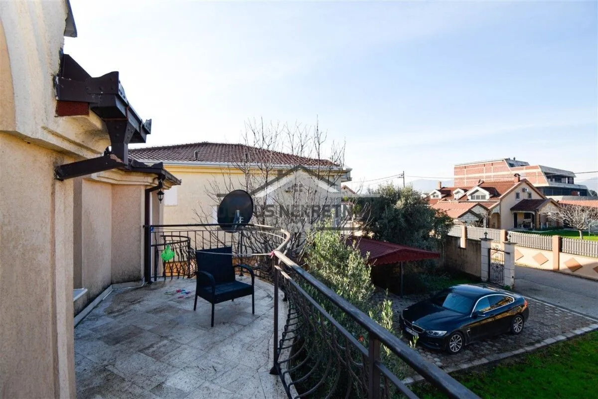 Rent, house, 180m², Donja Gorica, Podgorica