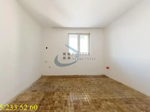 Prodaja, kuća, 247m², Čukarica, Beograd - image 2
