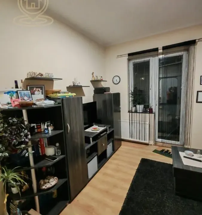 Izdavanje, četvorosoban stan, 68m², Centar, Kragujevac