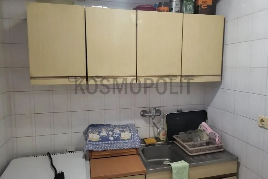 Prodaja, četvorosoban stan, 71m², Skojevsko Naselje, Beograd