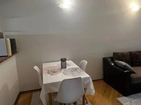 Izdavanje, jednosoban stan, 39m², Centar, Novi Sad - image 2