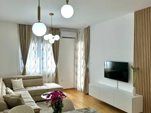 Izdavanje, jednosoban stan, 45m², New City, Podgorica - image 5