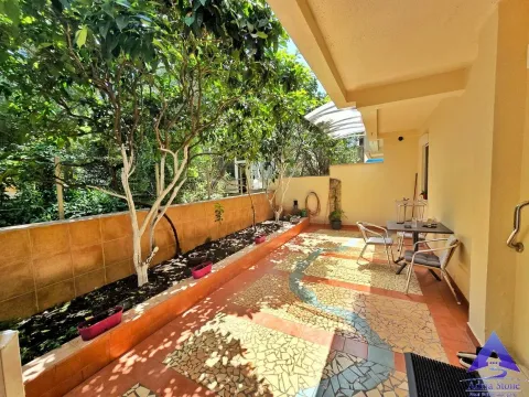 Prodaja, jednosoban stan, 44m², Podkošljun, Budva