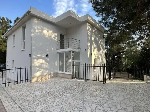 Prodaja, kuća, 220m², Bar, Crna Gora - image 8