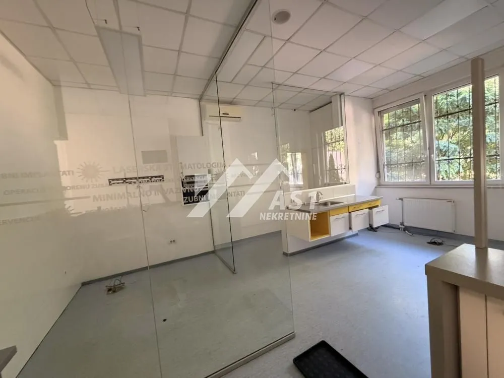 Rent, office space, 150m², Socijalno, Novi Sad Sve Podlokacije