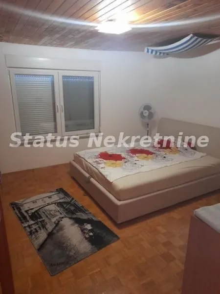 Prodaja, kuća, 250m², Futog, Novi Sad Sve Podlokacije