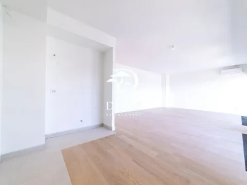 Sale, four bedroom apartment, 177m², Beograd Na Vodi, Beograd - image 6