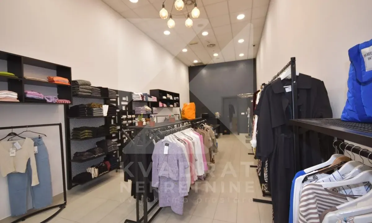 Prodaja, poslovni prostor, 53m², Blok 5, Podgorica