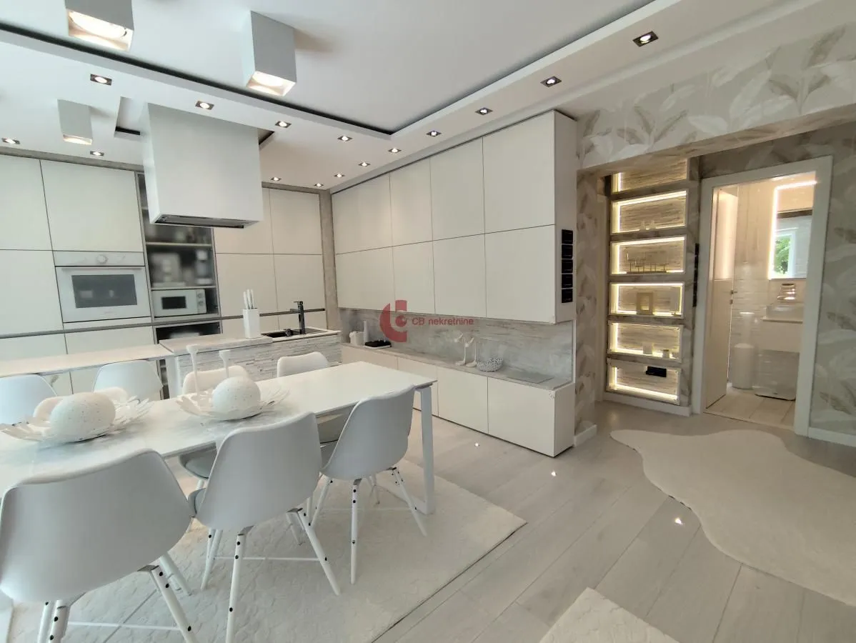 Prodaja, stan, 104m², Kertvaroš, Subotica