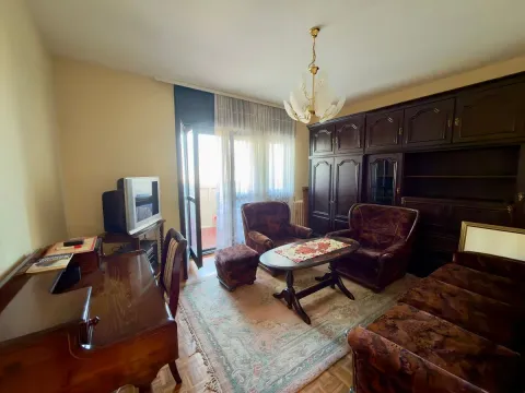 Stan in Labudovo Brdo