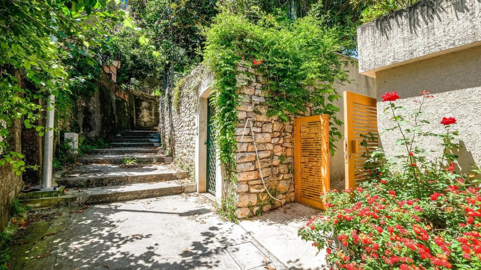 Prodaja, dvosoban stan, 75m², Budva, Crna Gora