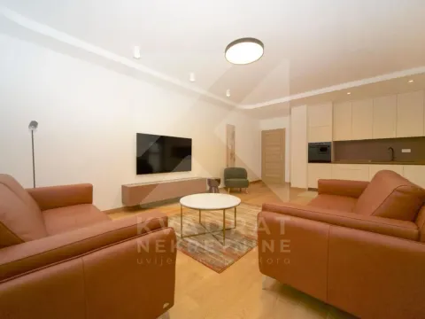 Izdavanje, trosoban stan, 104m², City Kvart, Podgorica - image 4