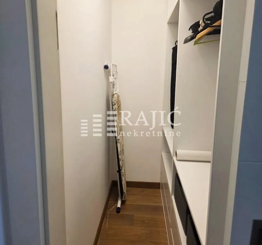 Izdavanje, četvorosoban stan, 80m², Tašmajdan, Palilula Sve Podlokacije