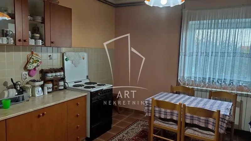 Sale, house, 240m², Voždovac Sve Podlokacije, Beograd