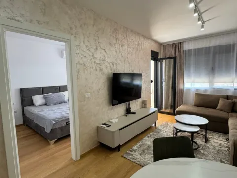 Izdavanje, dvosoban stan, 71m², Bečići, Budva - image 14