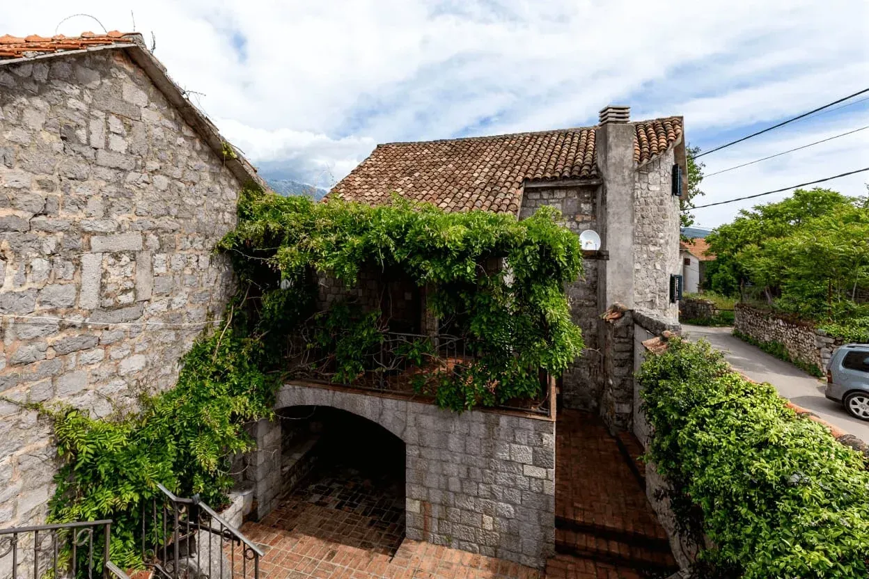 Prodaja, kuća, 200m², Tivat, Crna Gora