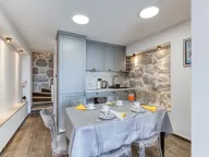 Izdavanje, dvosoban stan, 100m², Kamenovo, Budva - image 9