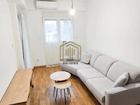 Prodaja, jednosoban stan, 33m², Pobrežje, Podgorica - image 1