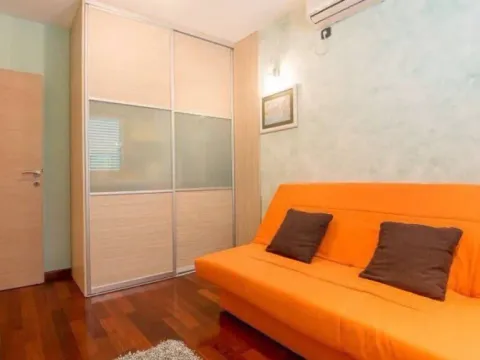 Prodaja, dvosoban stan, 70m², Centar, Tivat - image 9