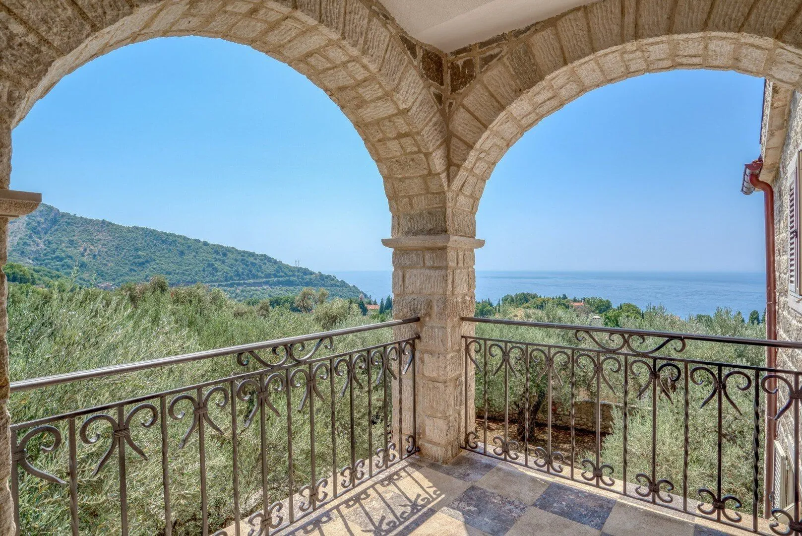 Sale, house, 480m², Reževići, Budva