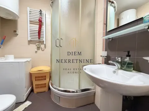 Izdavanje, dvosoban stan, 55m², Stari Aerodrom, Podgorica - image 1