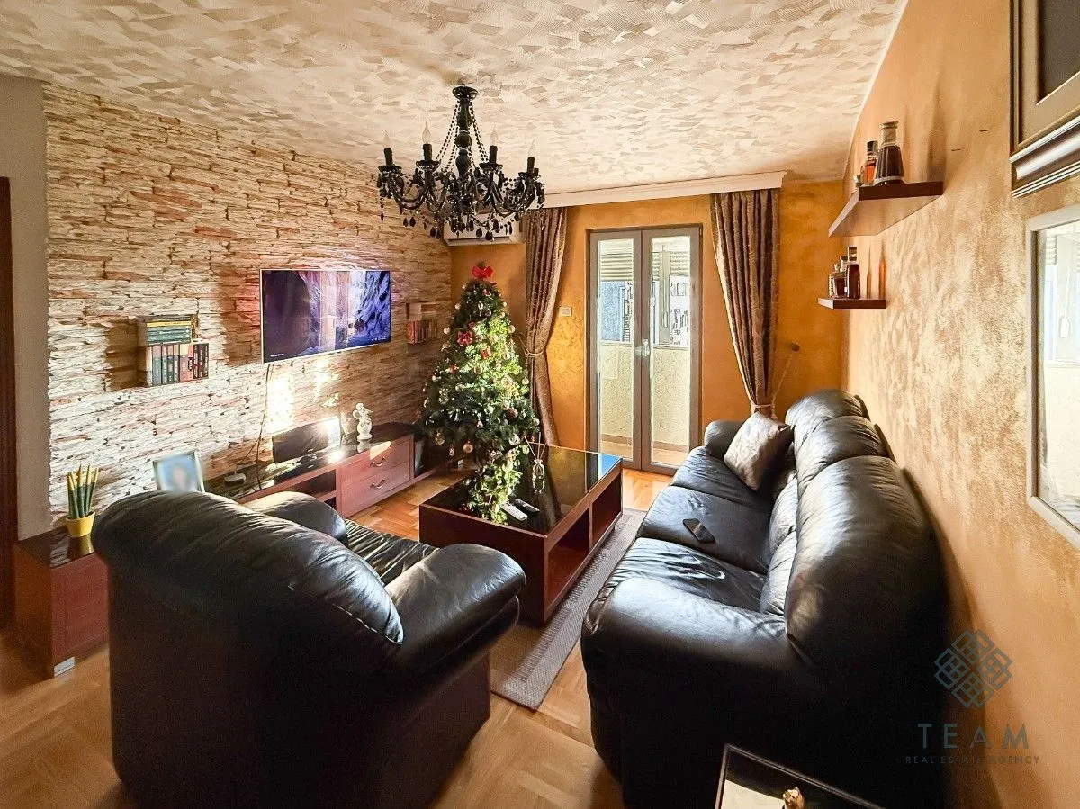 Izdavanje, dvosoban stan, 60m², Kod Big Fashion-a, Podgorica