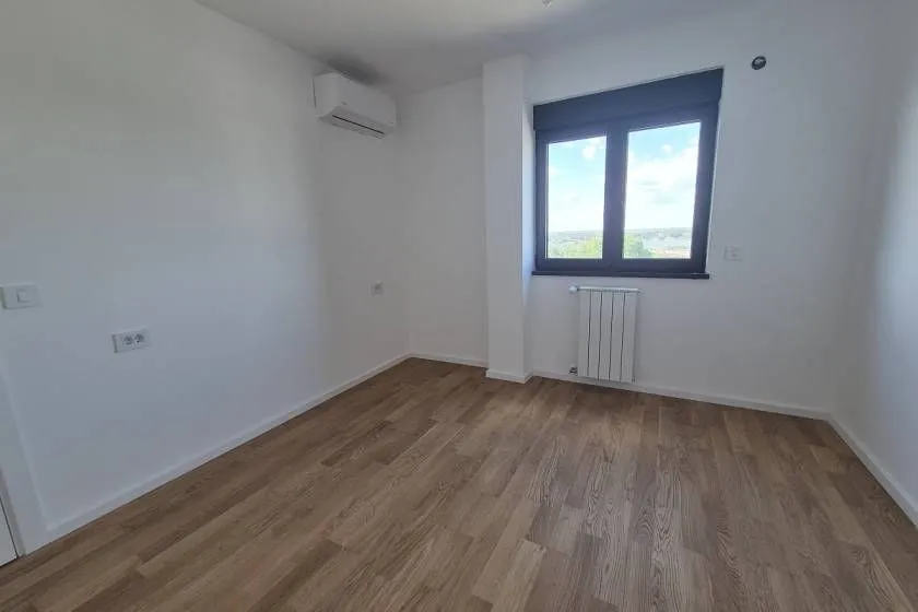 Prodaja, trosoban stan, 71m², Hala Pionir, Palilula Sve Podlokacije