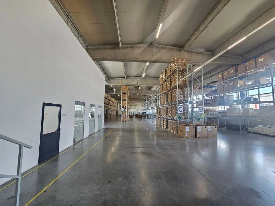 Rent, office space, 2150m², Krnješevci, Stara Pazova