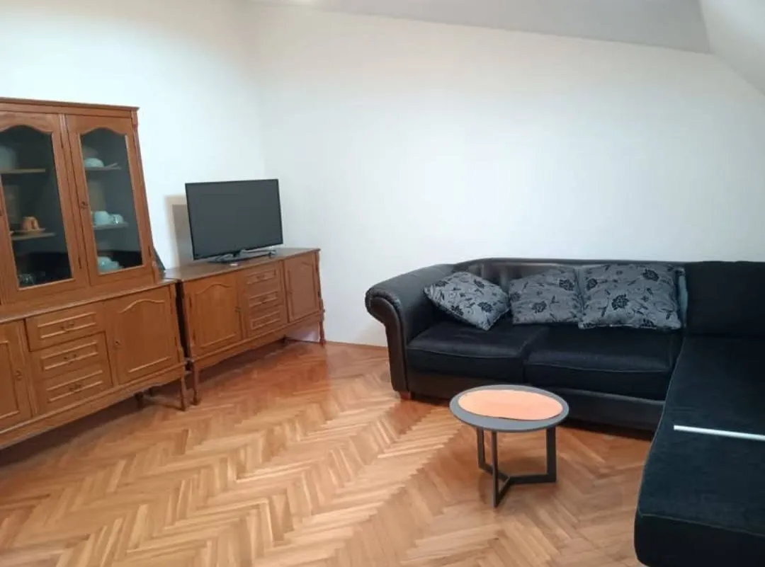 Izdavanje, garsonjera, 25m², Stara Varoš, Podgorica