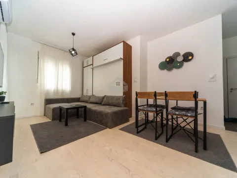 Izdavanje, jednosoban stan, 40m², Krivi Most, Podgorica - image 6