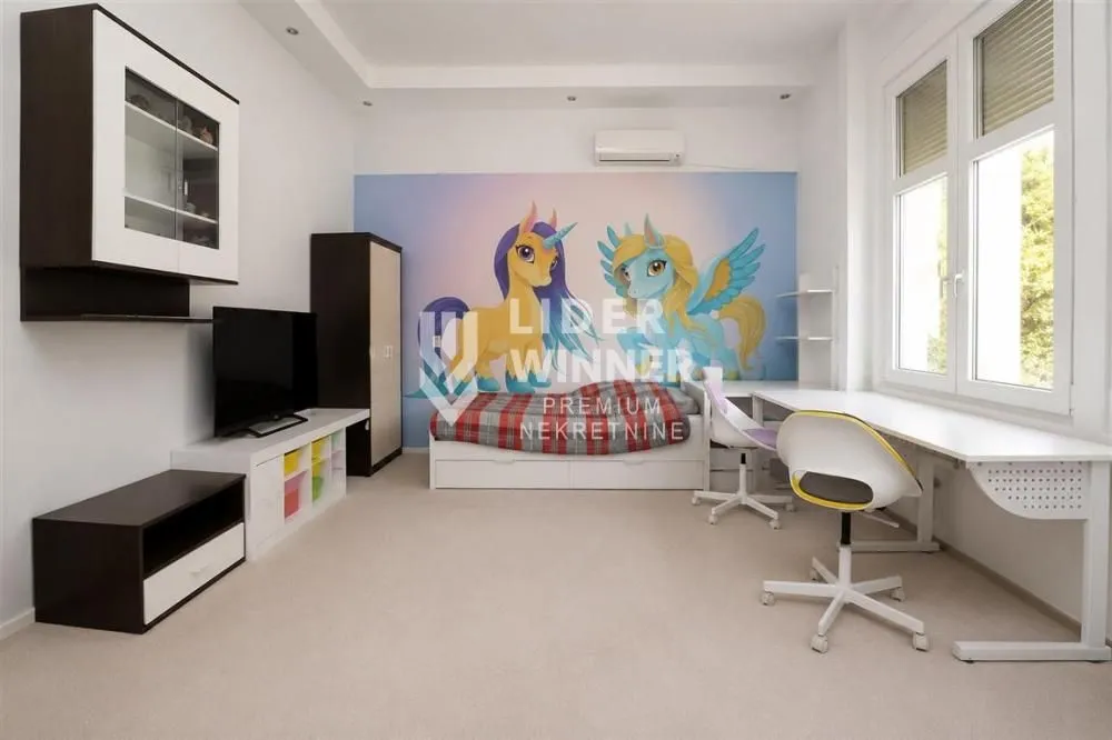 Prodaja, četvorosoban stan, 110m², Klinički Centar, Beograd