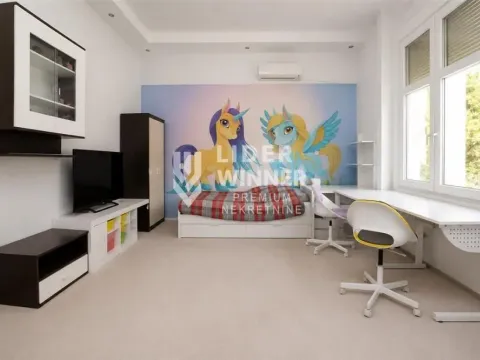 Prodaja, četvorosoban stan, 110m², Klinički Centar, Beograd - image 9