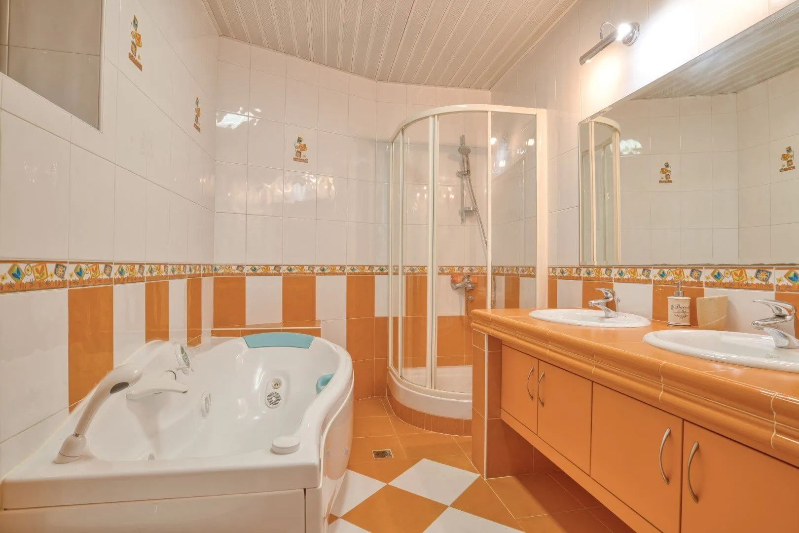 Sale, house, 311m², Reževići, Budva
