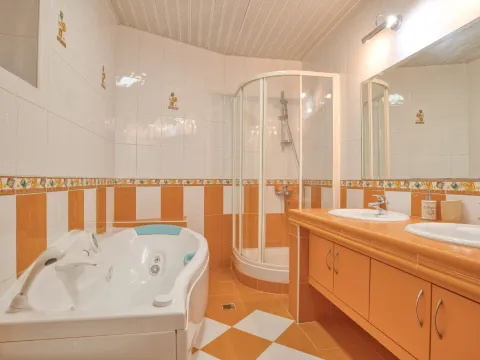 Prodaja, kuća, 311m², Reževići, Budva - image 17