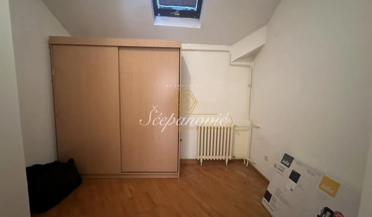 Prodaja, četvorosoban stan, 151m², Centar, Novi Sad