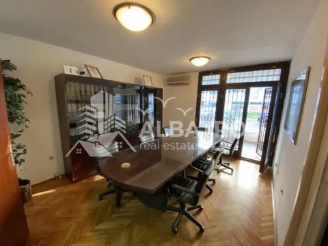 Sale, office space, 110m², Centar, Bar - image 1