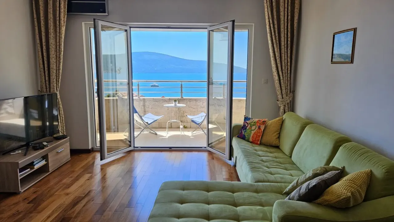 Sale, two bedroom apartment, 90m², Tivat, Crna Gora
