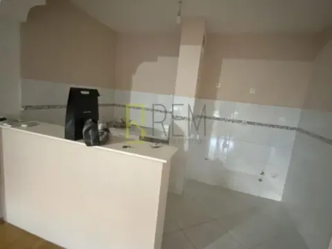 Rent, two bedroom apartment, 69m², Podgorica, Crna Gora - image 8