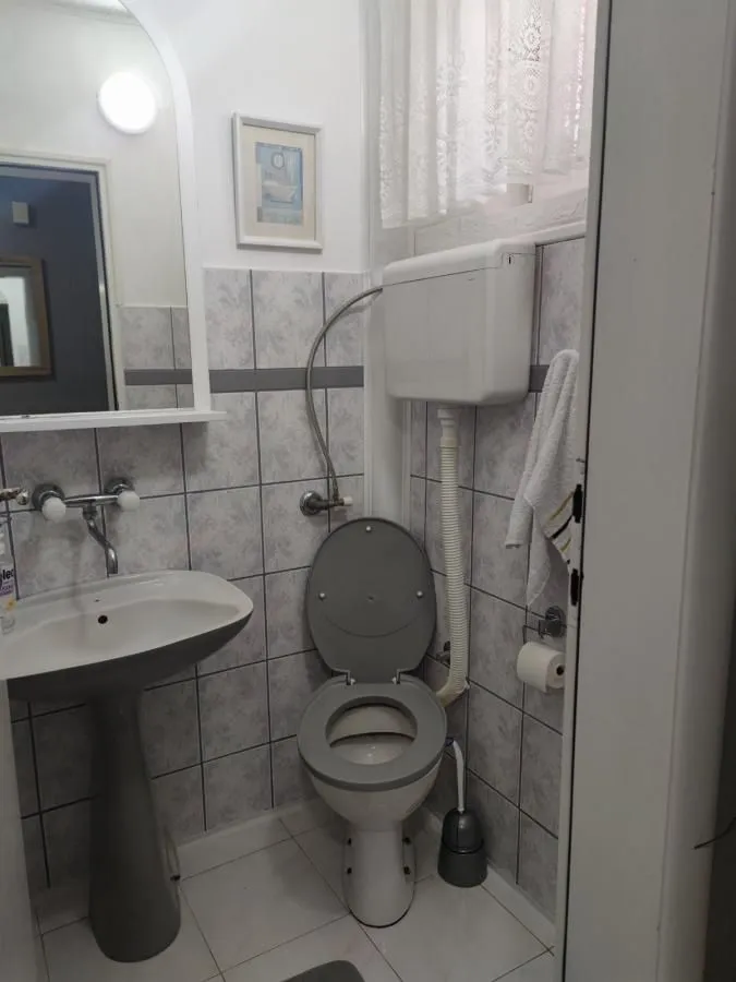 Sale, house, 420m², Donja Vrežina, Niš