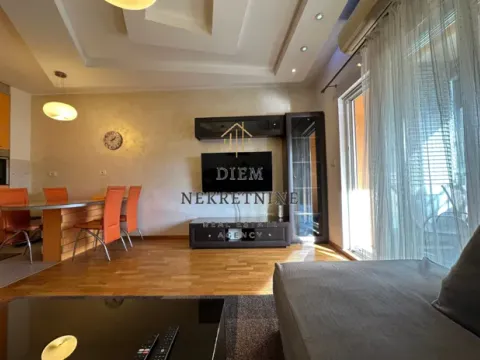 Rent, two bedroom apartment, 68m², City Kvart, Podgorica - image 3