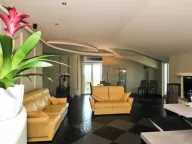 Izdavanje, stan, 120m², Tivat, Crna Gora - image 1