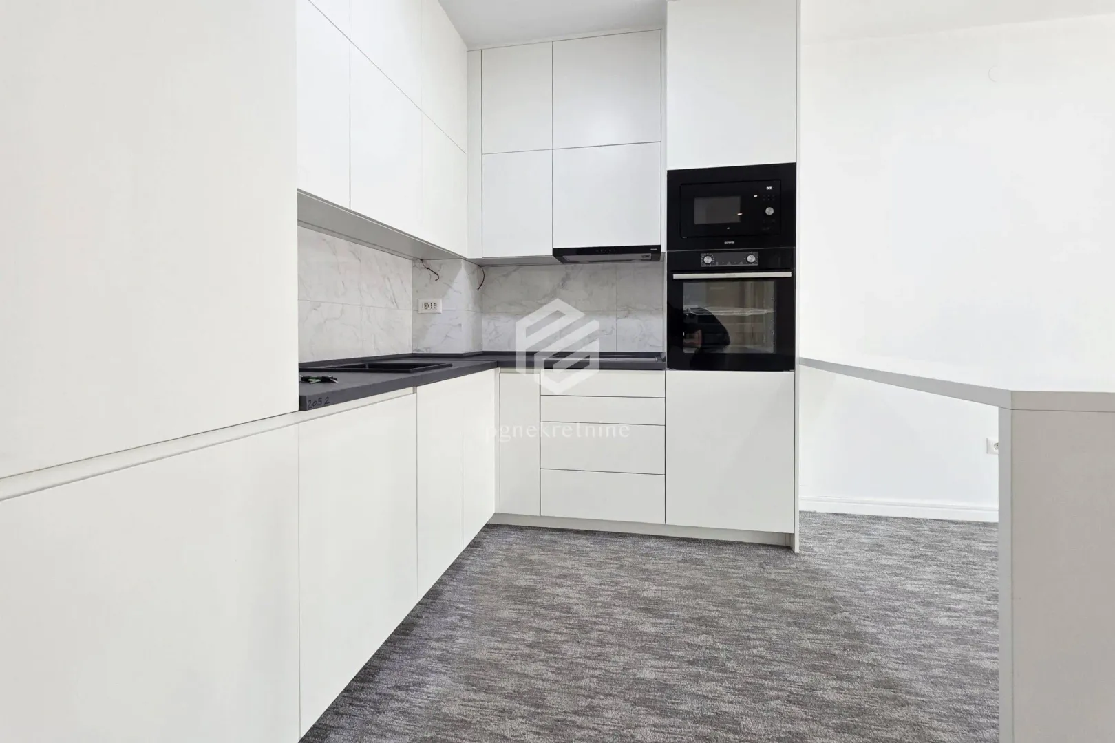 Rent, two bedroom apartment, 84m², Podgorica, Crna Gora