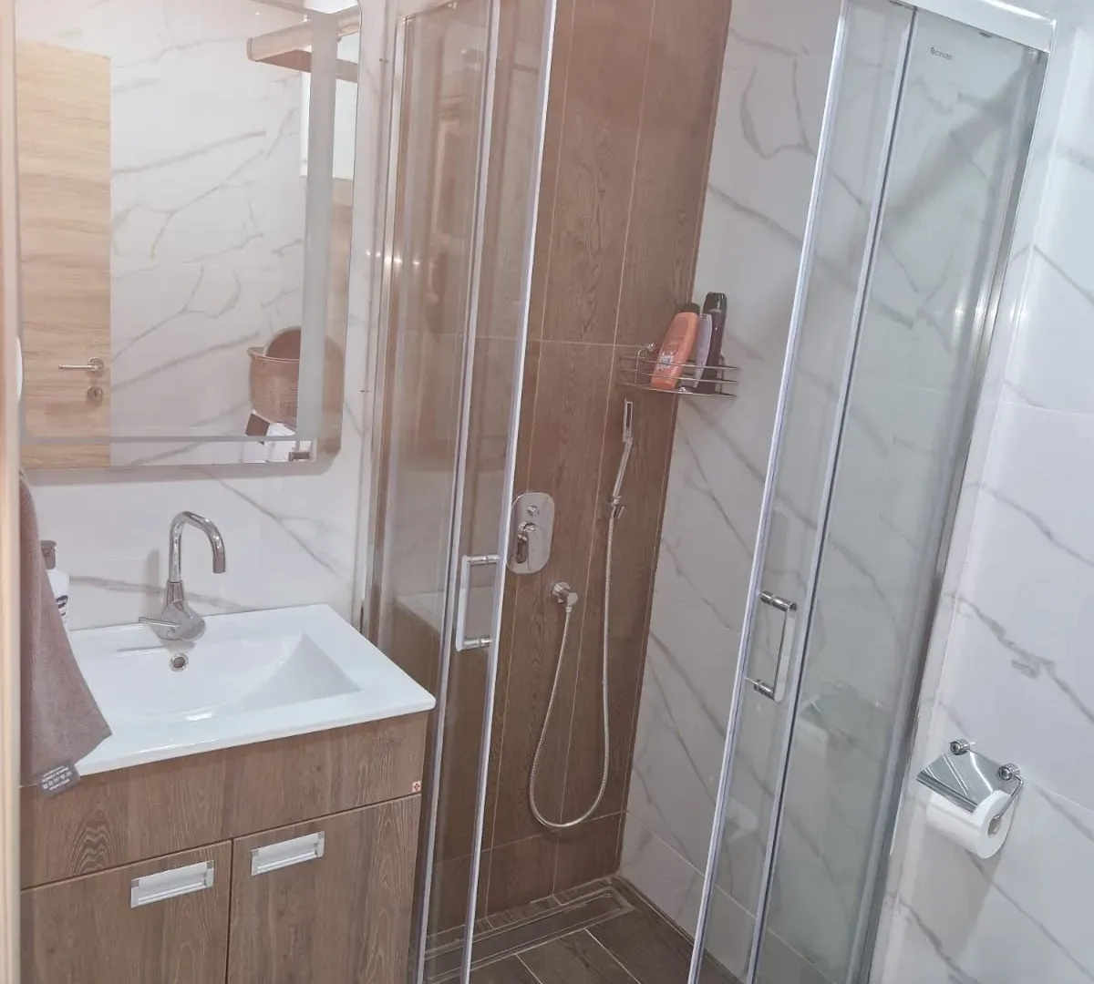 Izdavanje, jednosoban stan, 43m², Kumbor, Herceg Novi