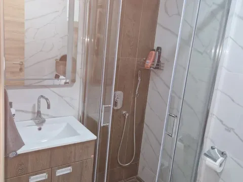 Izdavanje, jednosoban stan, 43m², Kumbor, Herceg Novi - image 9