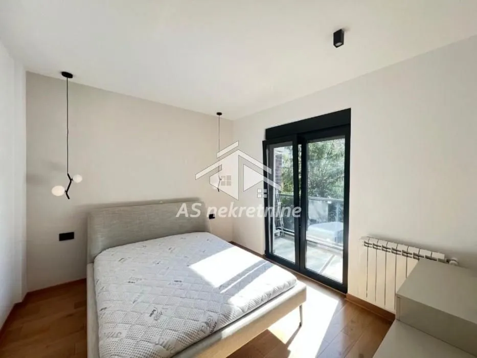 Prodaja, četvorosoban stan, 88m², Južni Bulevar, Vračar Sve Podlokacije