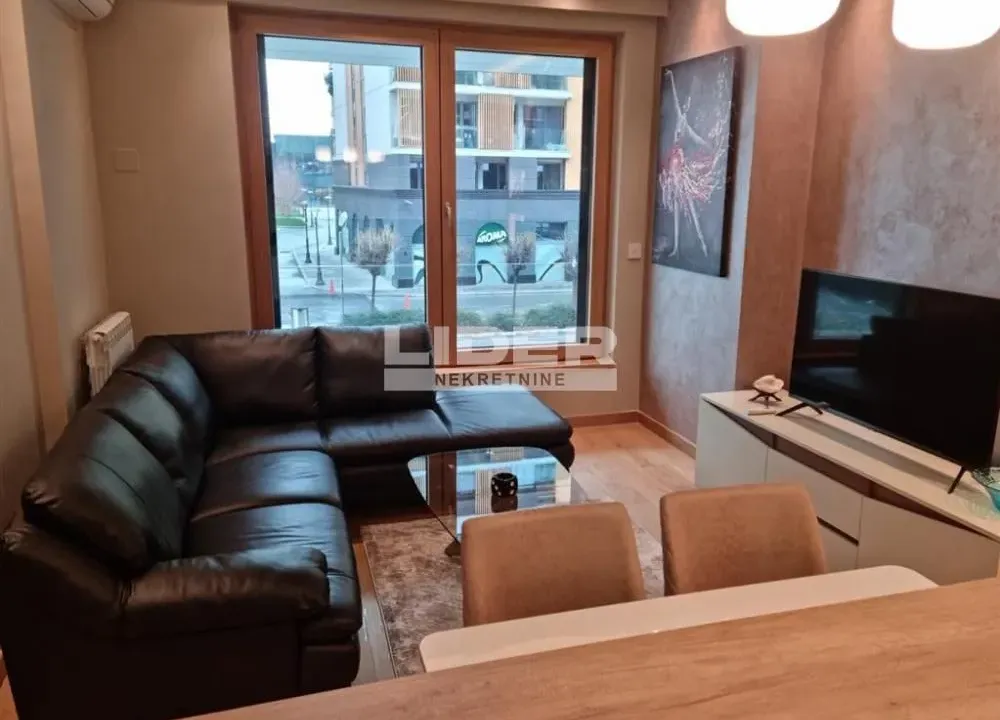 Izdavanje, dvosoban stan, 62m², Novi Beograd Blok 65, Novi Beograd Sve Podlokacije