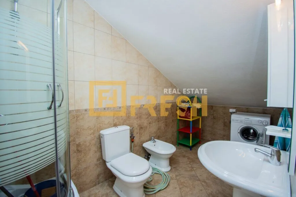 Rent, house, 140m², Dahna, Podgorica