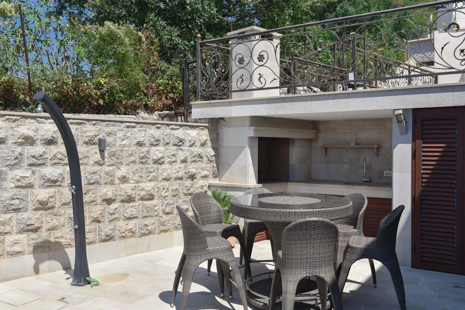 Sale, house, 200m², Blizikuće, Budva